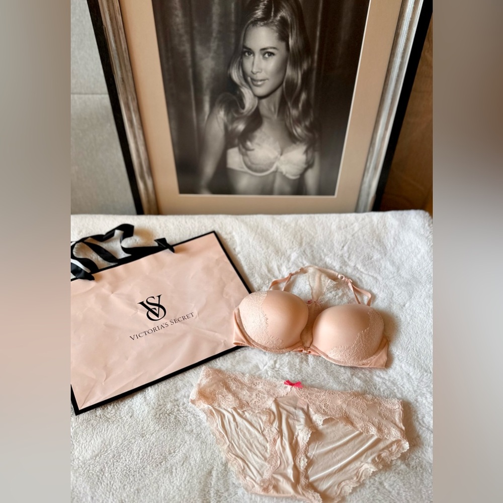 BEAUTIFUL VICTORIA’S SECRET BRA AND PANTY SET
